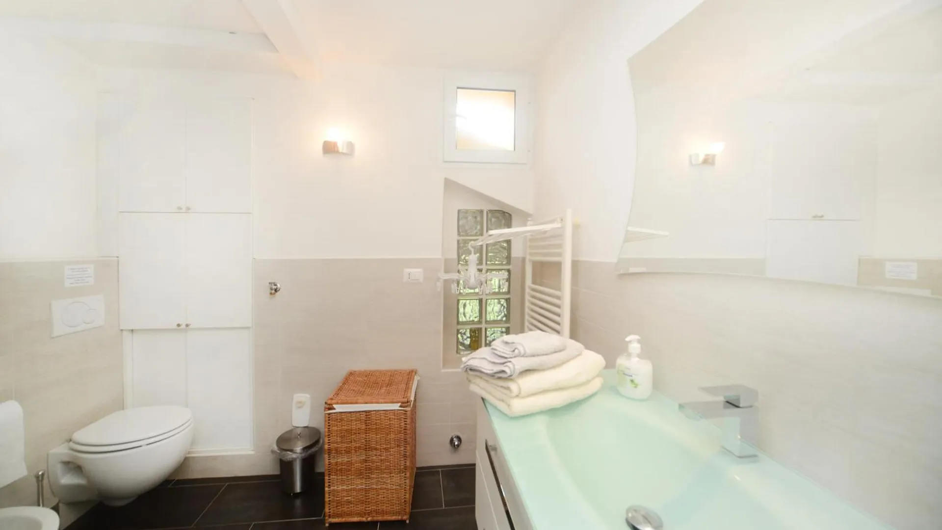 La Vita E Bella - Noli Guest house